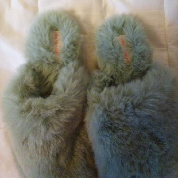 Easy Spirit blue/gray fuzzy slippers new never used size 6 1/2 to 7 1/2 - Picture 2 of 7
